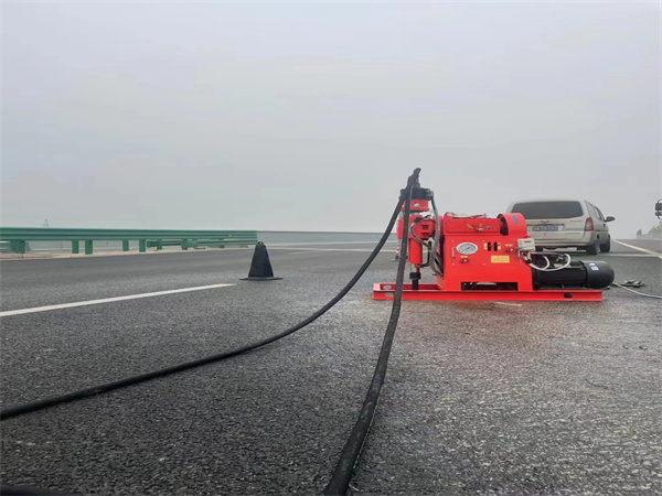 滨海马路路基路面开裂下沉注浆加固灌浆